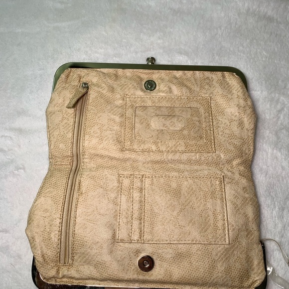 Cream Wallet clutch with lots of pockets - Picture 4 of 9